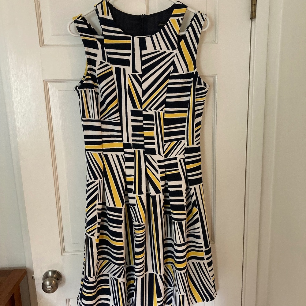 Fun Geometric Print Dress - size 8